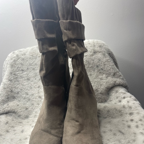 Cute Mid Calf Boots - Picture 3 of 5